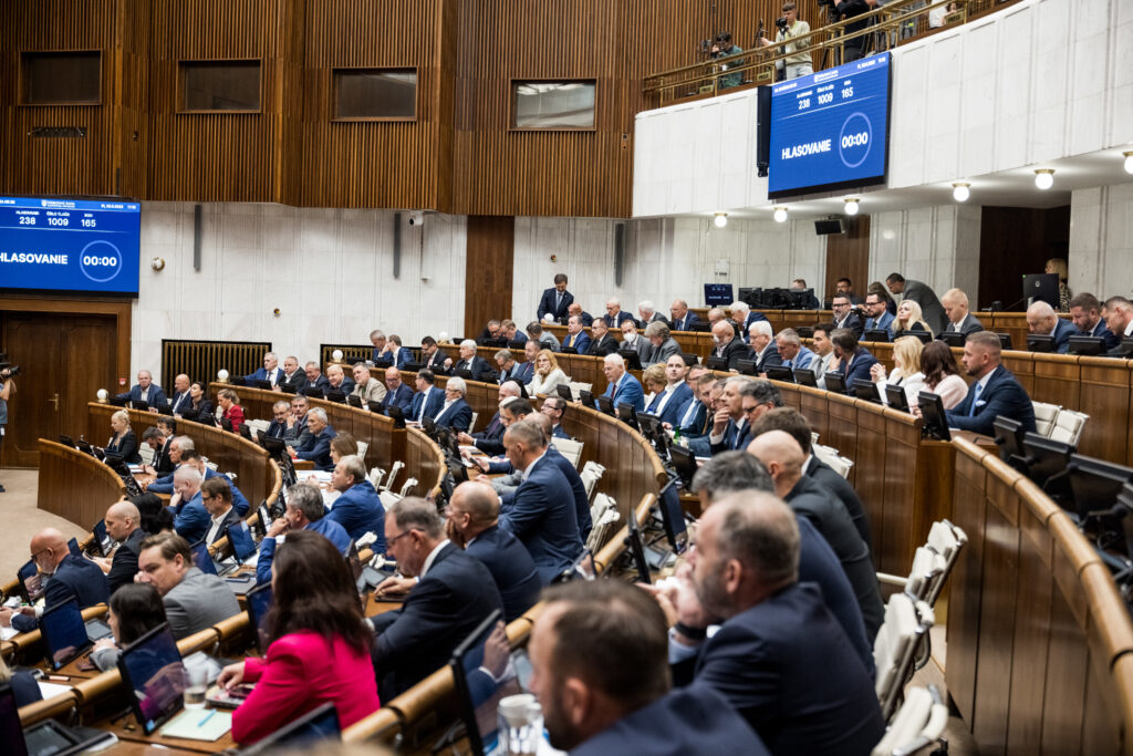 Slovenští poslanci, ZDROJ: NRSR