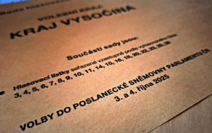 Sada volebních lístků, ilustrační foto: inregion.cz