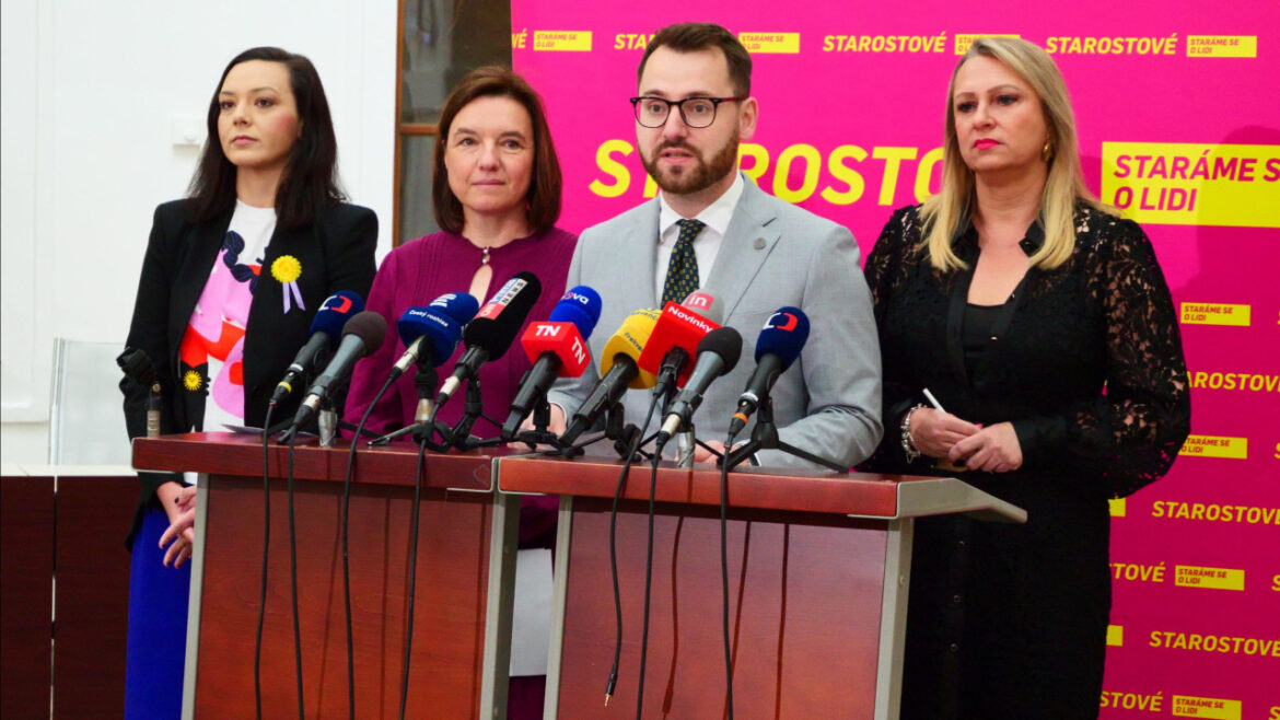 Poslanci Starostů na tiskové konferenci, FOTO: STAN/se souhlasem