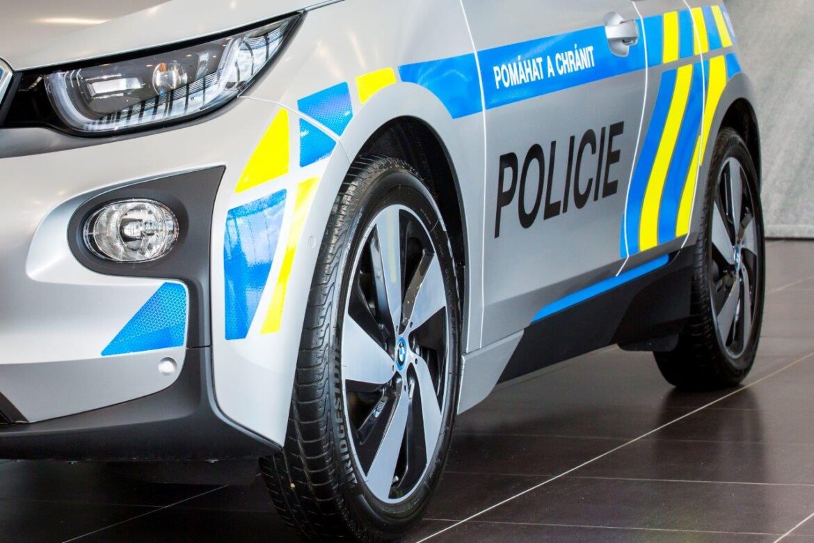 Vůz policistů, FOTO: PČR/se souhlasem