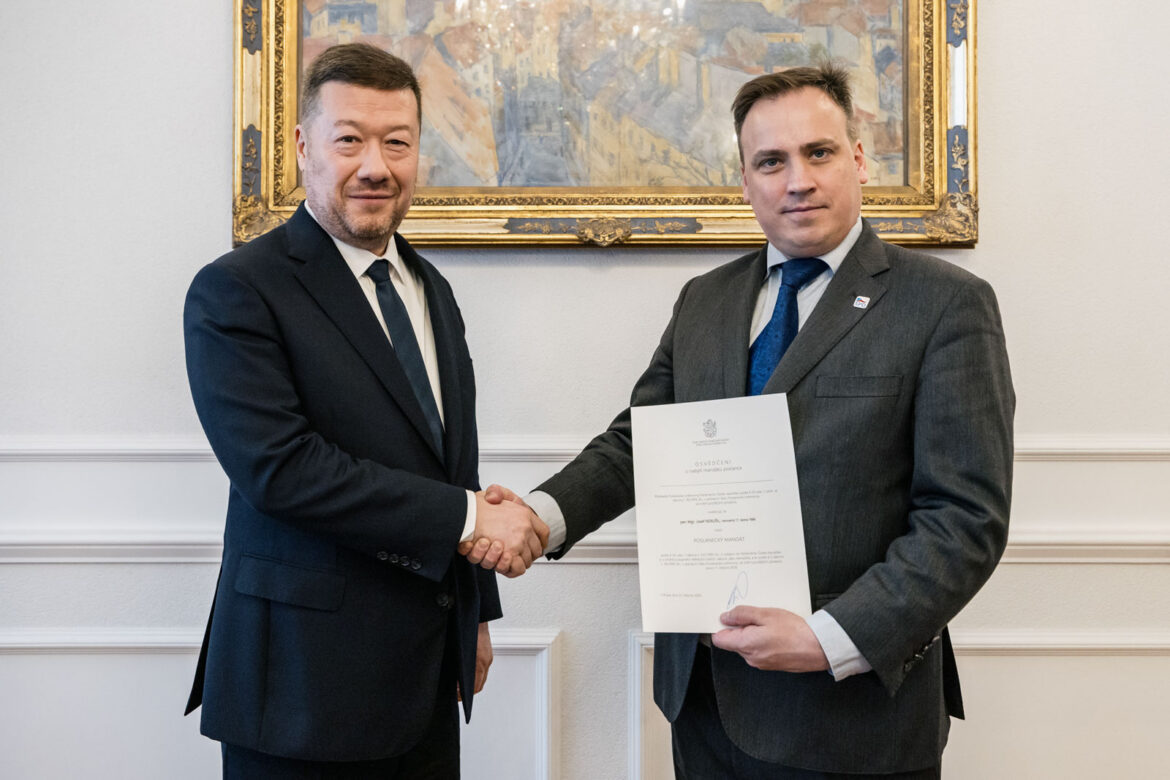 Poslanec Josef Nerušil s předsedou Sněmovny Tomiem Okamurou, FOTO: PSP ČR/se souhlasem