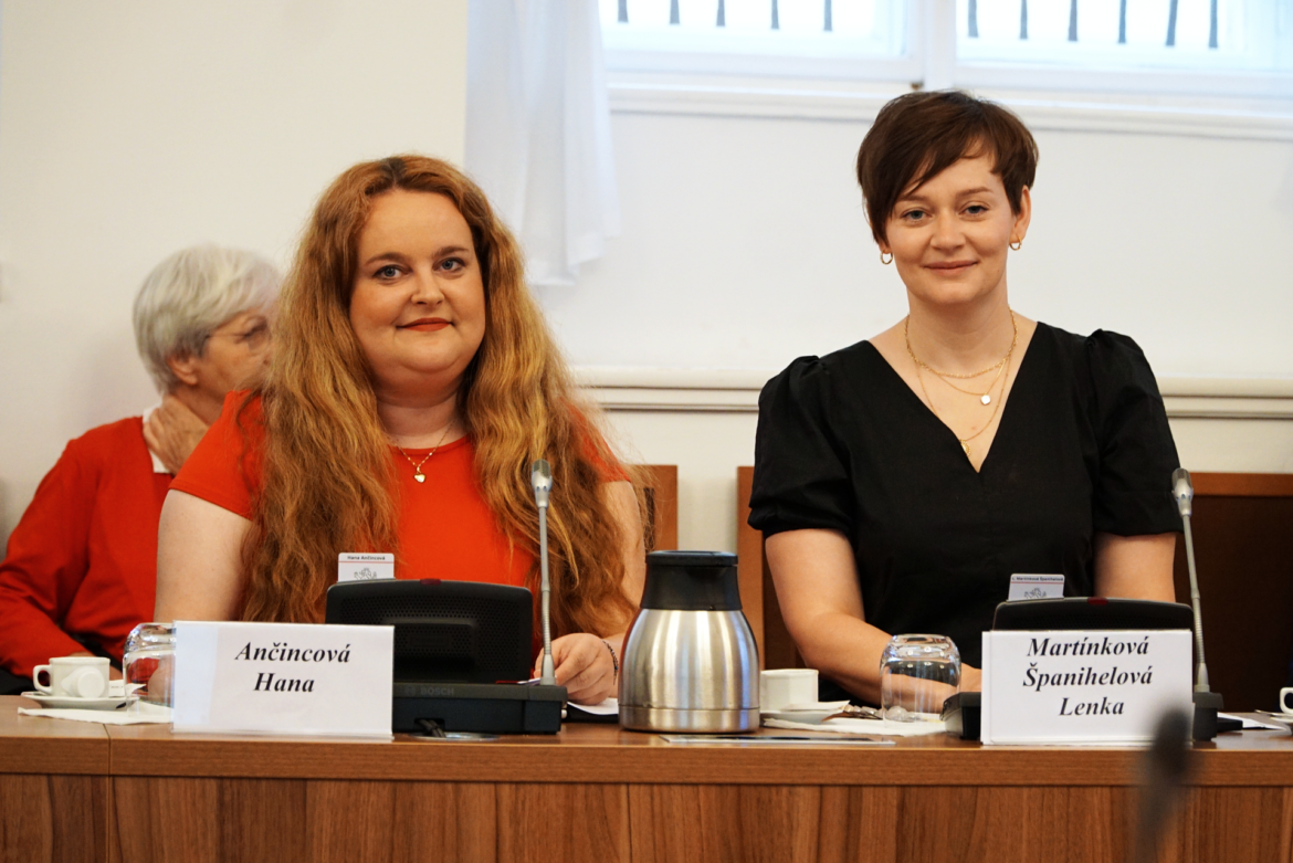 Pirátské poslankyně Hana Ančincová a Lenka Martínková Španihelová, FOTO: Piráti/se souhlasem