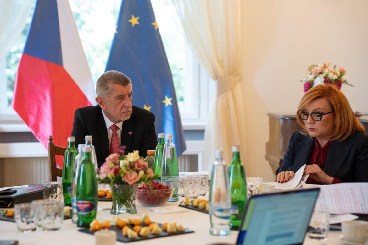 Ministryně financí Alena Schillerová s premiérem Andrejem Babišem, FOTO: Úřad vlády/ se souhlasem