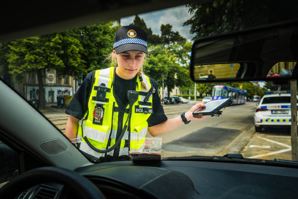 Strážníci při dopravní kontrole, ilustrační snímek, FOTO: Městská policie Brno/ se souhlasem