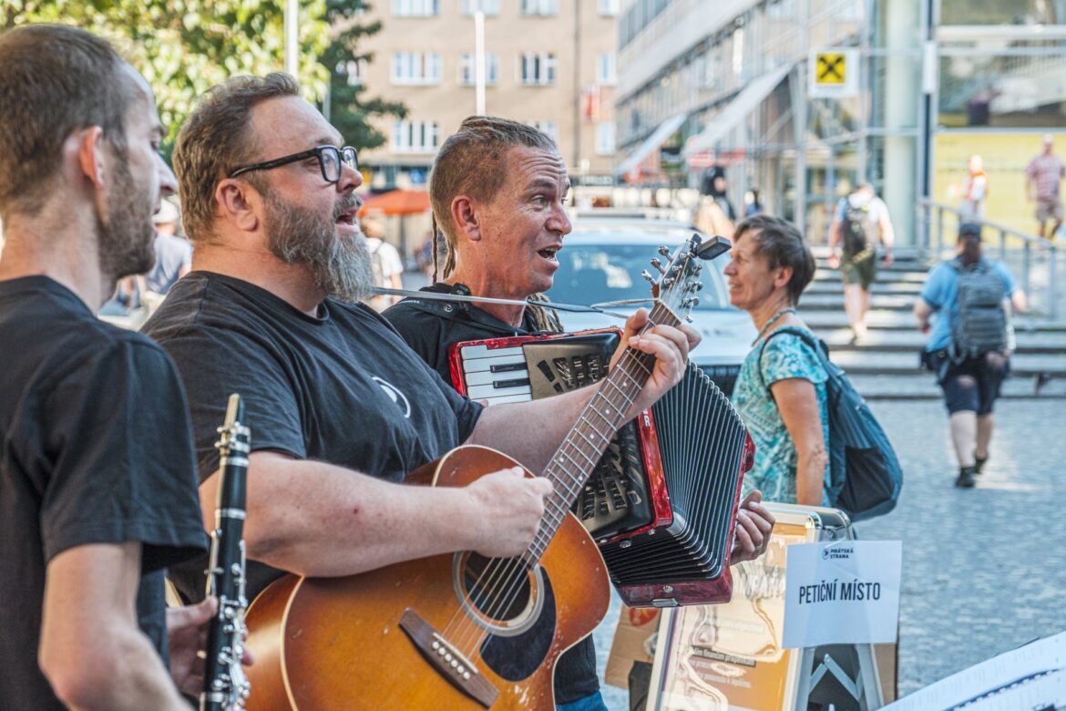 Piráti v předvolební kampani, FOTO: Piráti/ se souhlasem