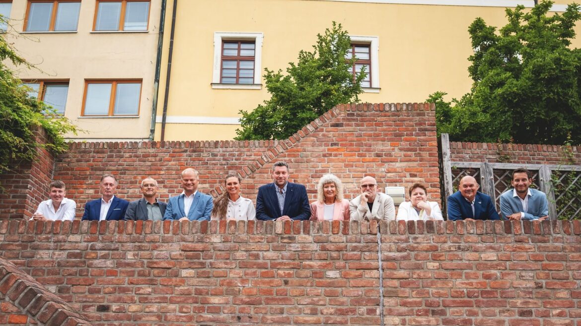 Někteří kanditáti hnutí ANO do hradeckého zastupitelstva, ZDROJ: ANO/ se souhlasem